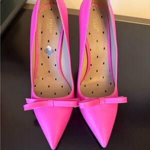 Elegant Pink Bow Heels